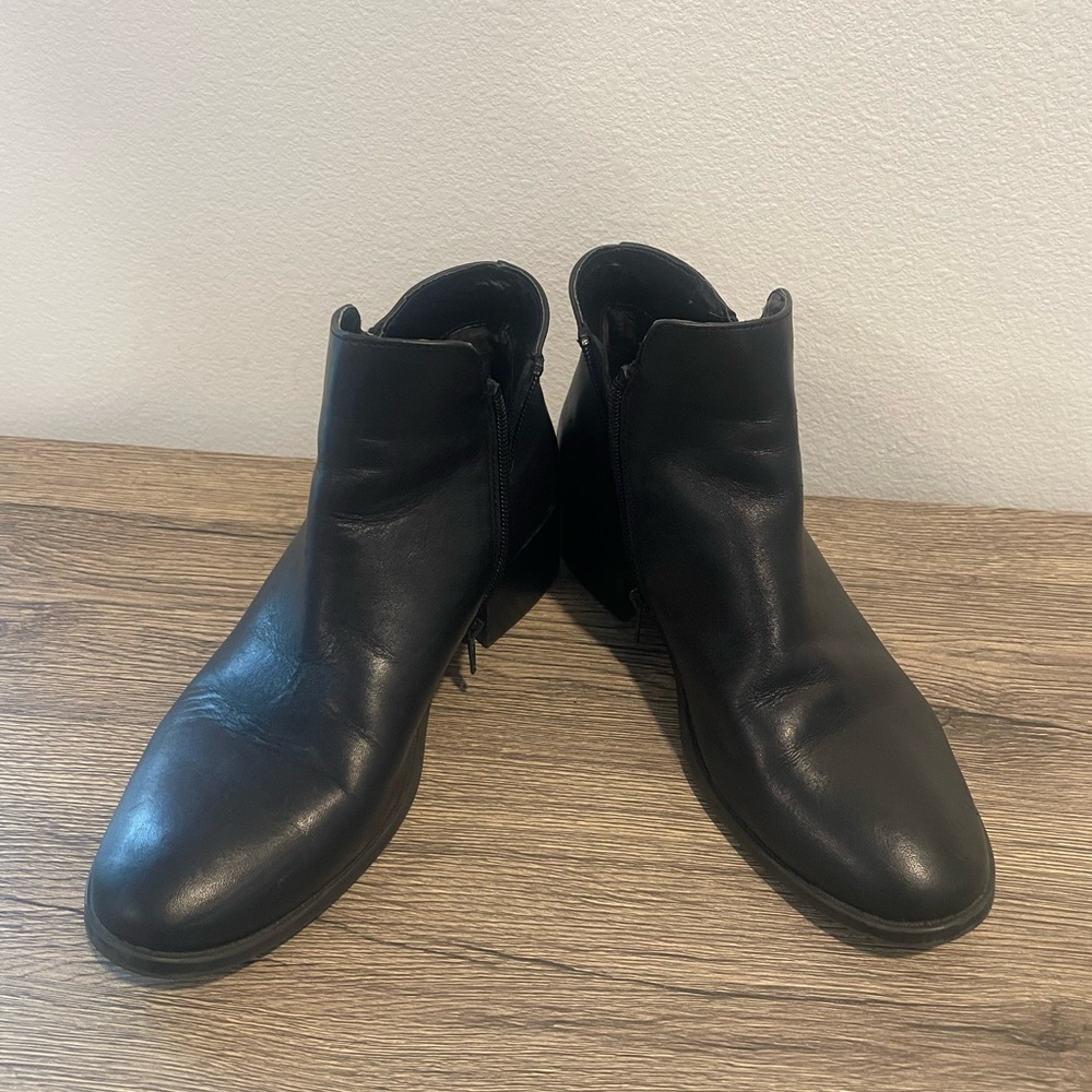 Steve Madden Black Leather Ankle Boots Size 8M